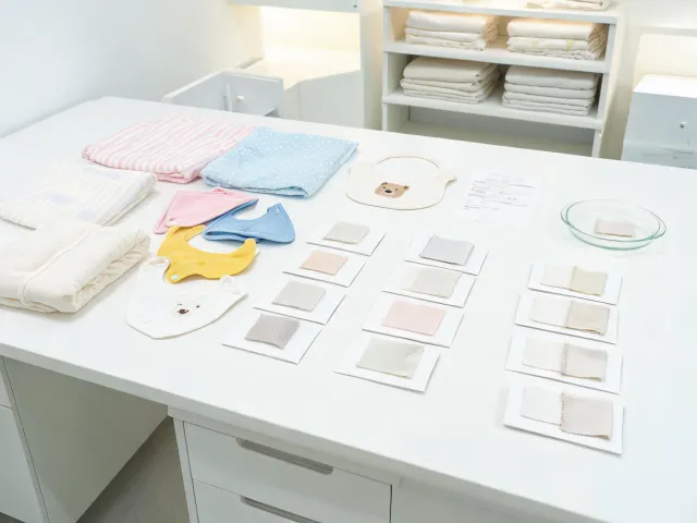 Textile review table